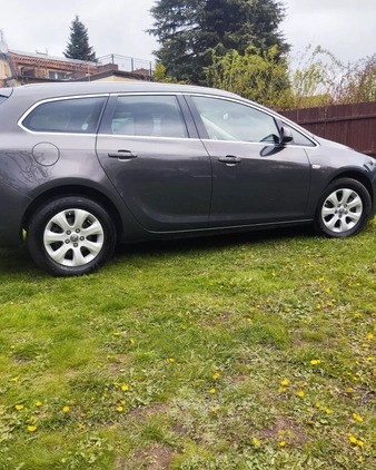 Opel Astra cena 32500 przebieg: 200000, rok produkcji 2015 z Olsztyn małe 667
